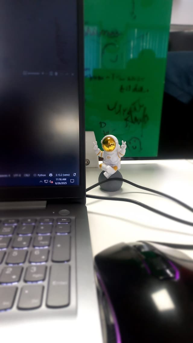desk-cutie-astro.jpg
